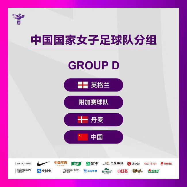 本·阿弗莱克豪宅门口拿外卖 胡子拉碴不修边幅 2021-02-20 当地时间2月19日，美国加州，本·阿弗莱克现身自家豪宅门口。
